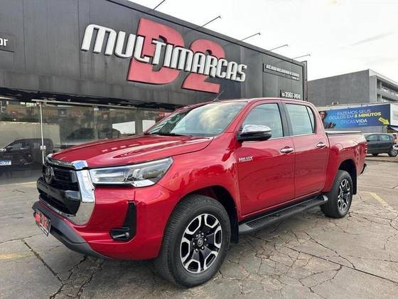 TOYOTA HILUX 2.8 D-4D TURBO DIESEL CD SRX LIMITED 4X4 AUTOMÁTICO